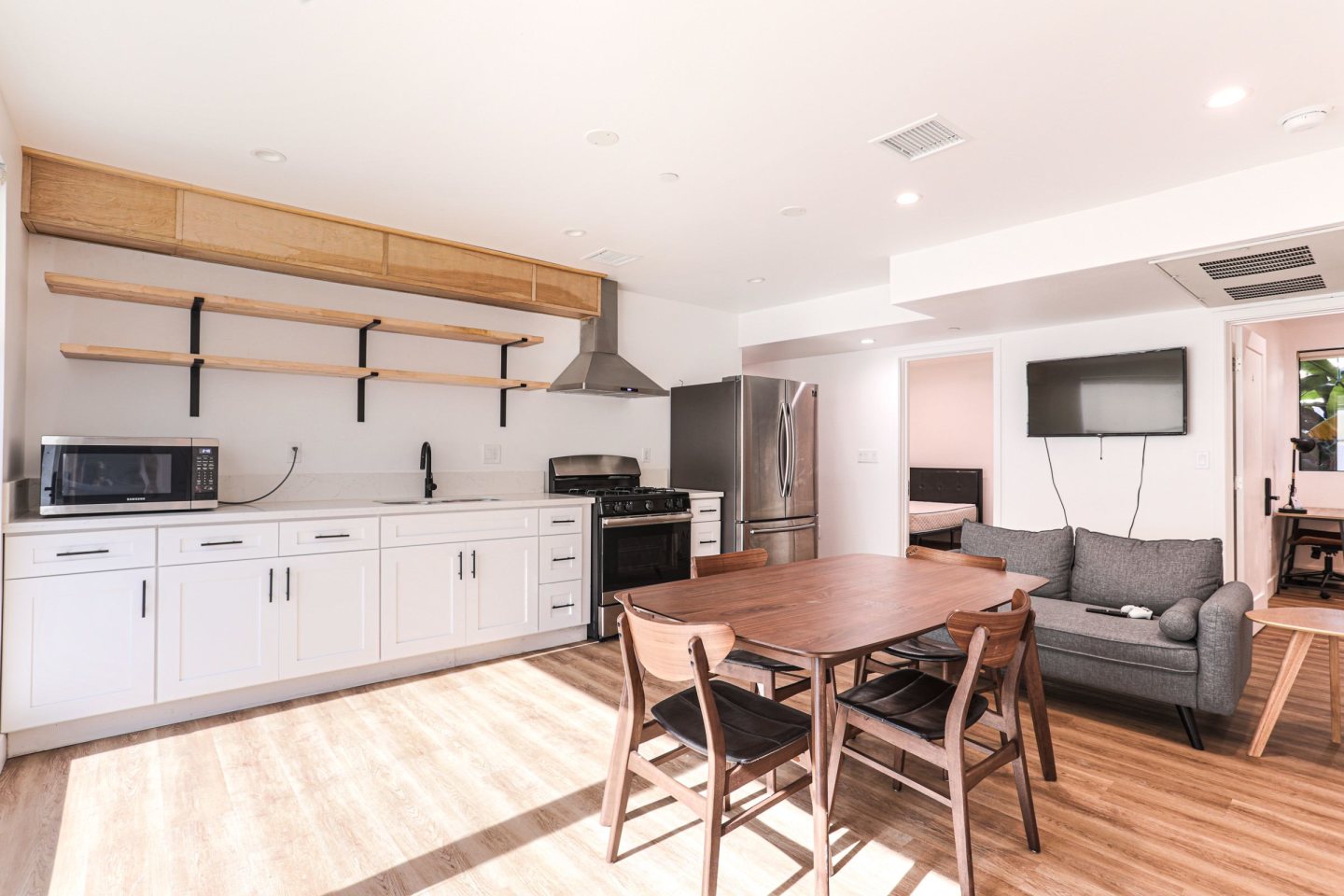 1607 W 35th Place - Co-Living Image 4