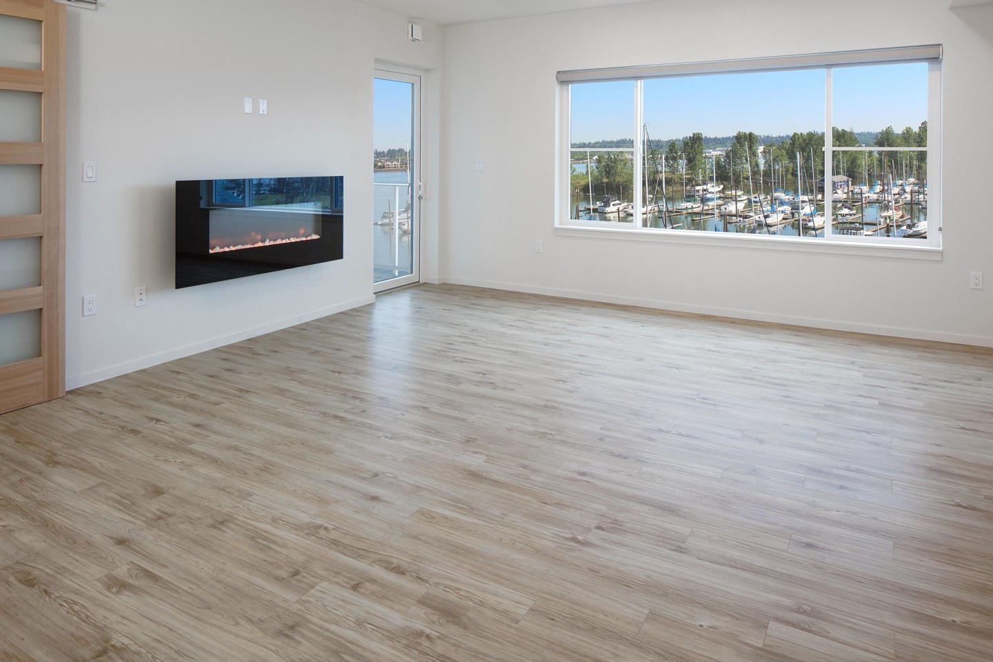 Yacht Harbor Club Image 39