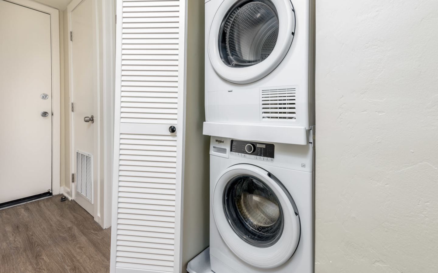 1 San Antonio Apartments Image 6
