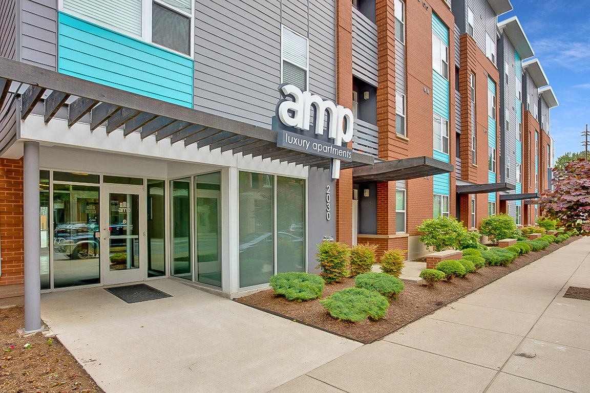 AMP Luxury Apartments Image 3
