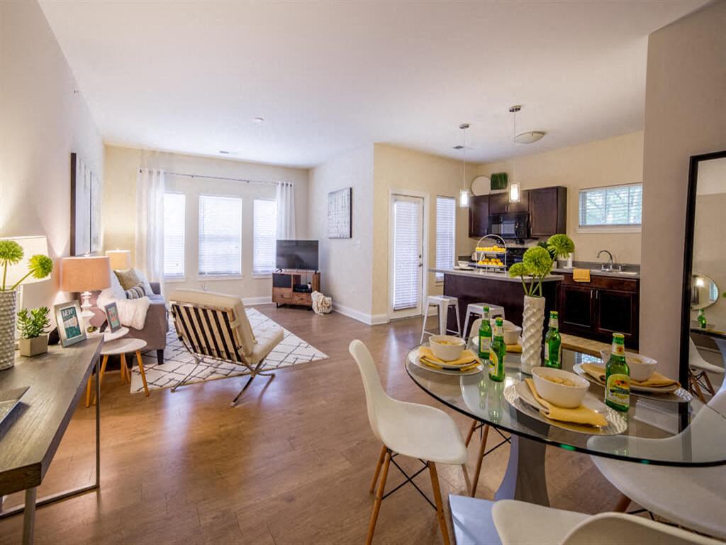 Monon Living Image 37