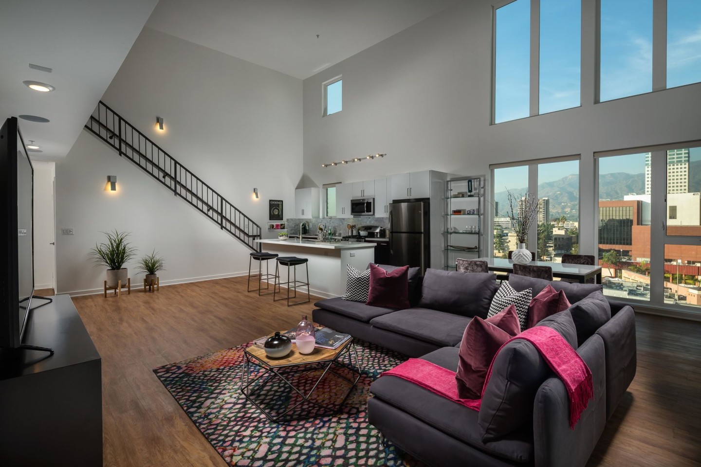 ONYX Glendale Apartments Image 3