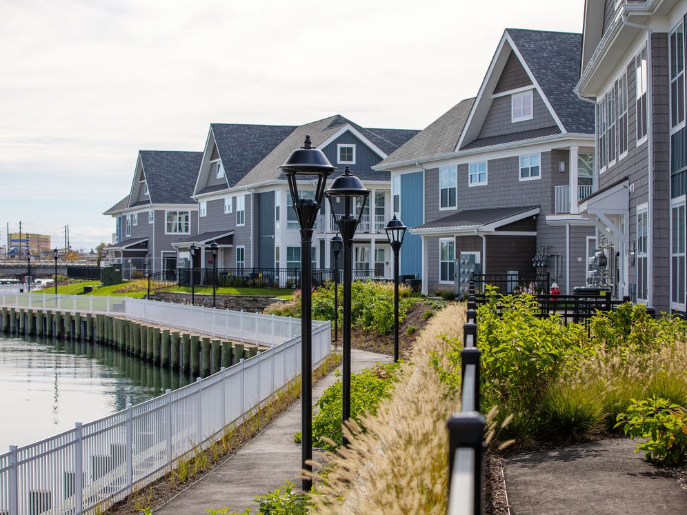 Avalon Harbor Isle Image 5