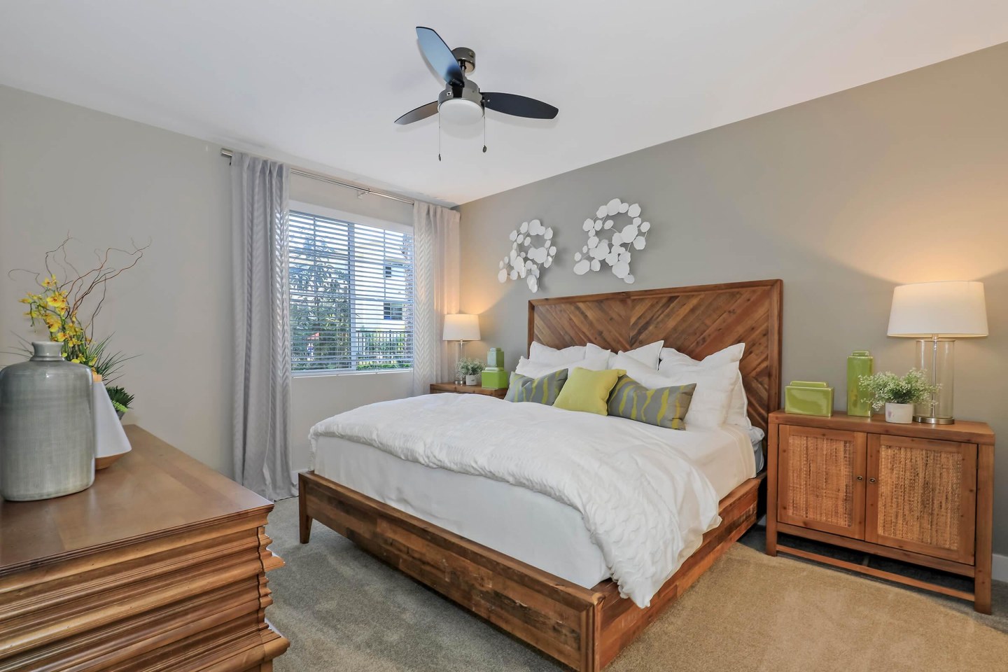Sendero Gateway Apartment Homes Image 1