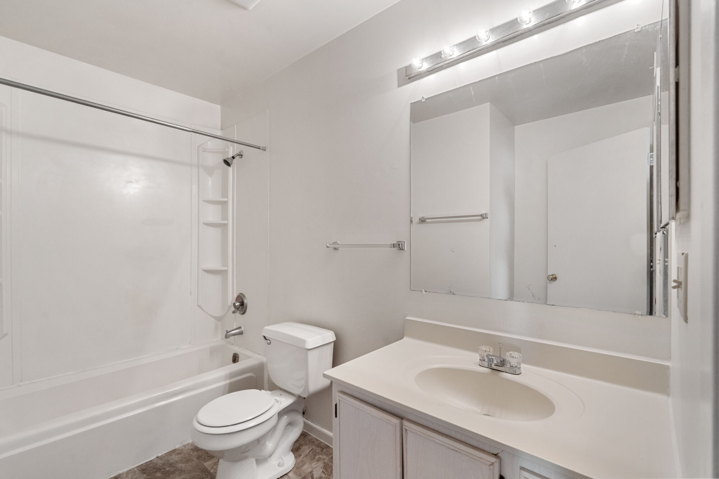 Geneva Street Apartments Image 9