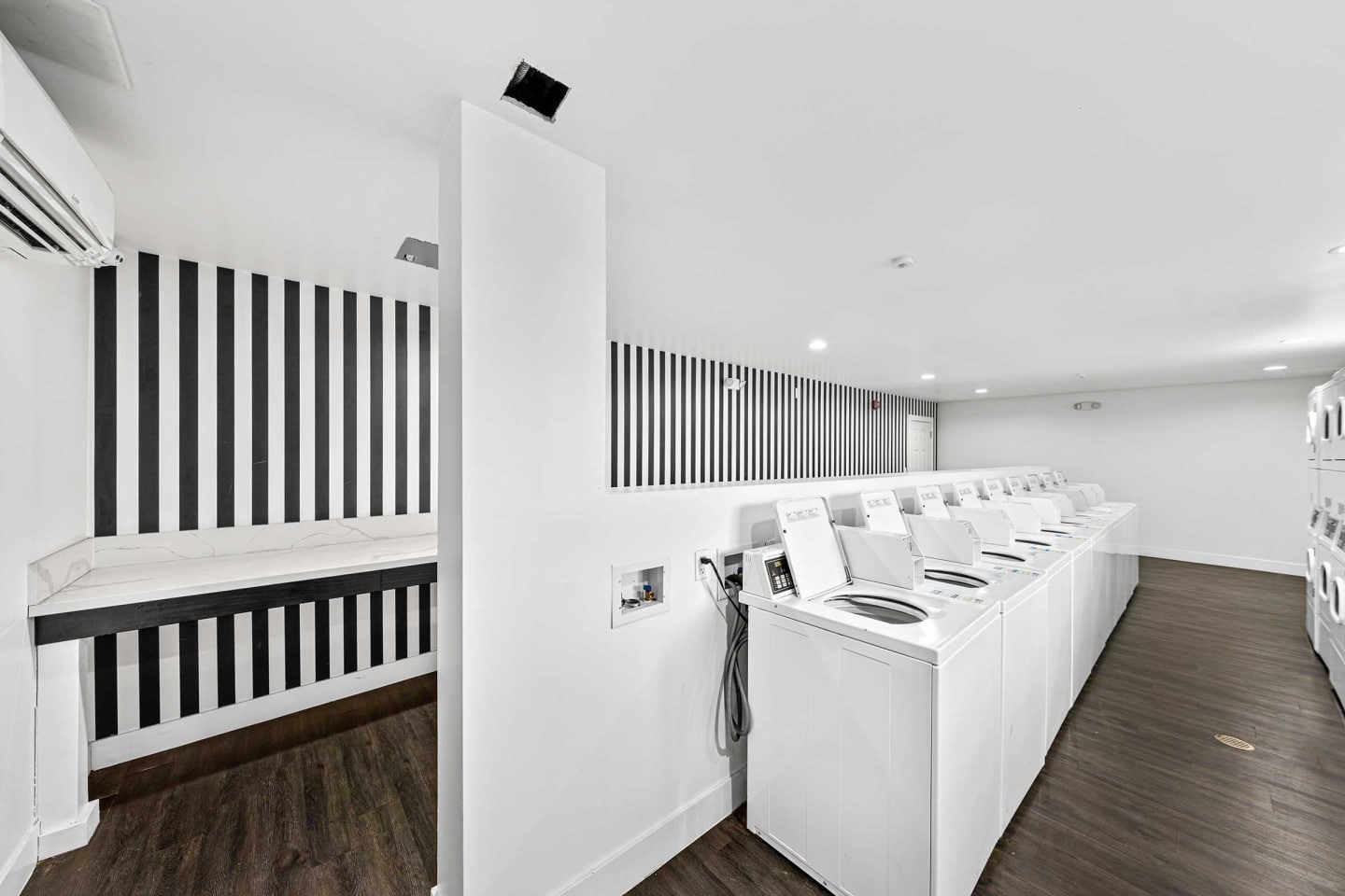 Summerview Beach Resort Luxury Apartments Image 45