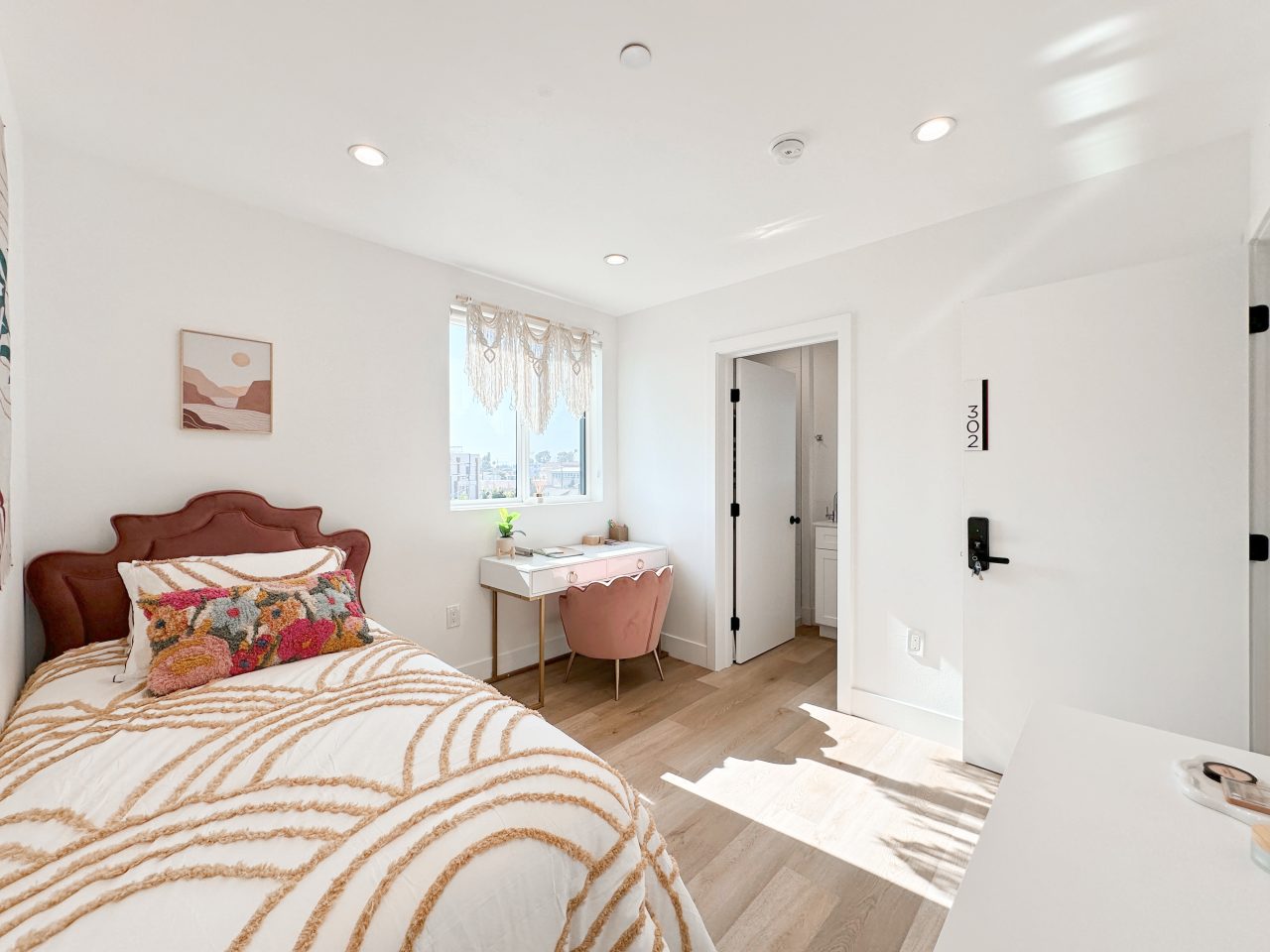1338 West 35th Place - Co-Living Image 13