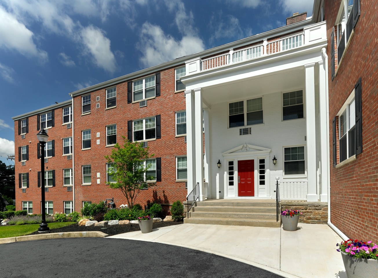 Crestwood Apartments Image 10