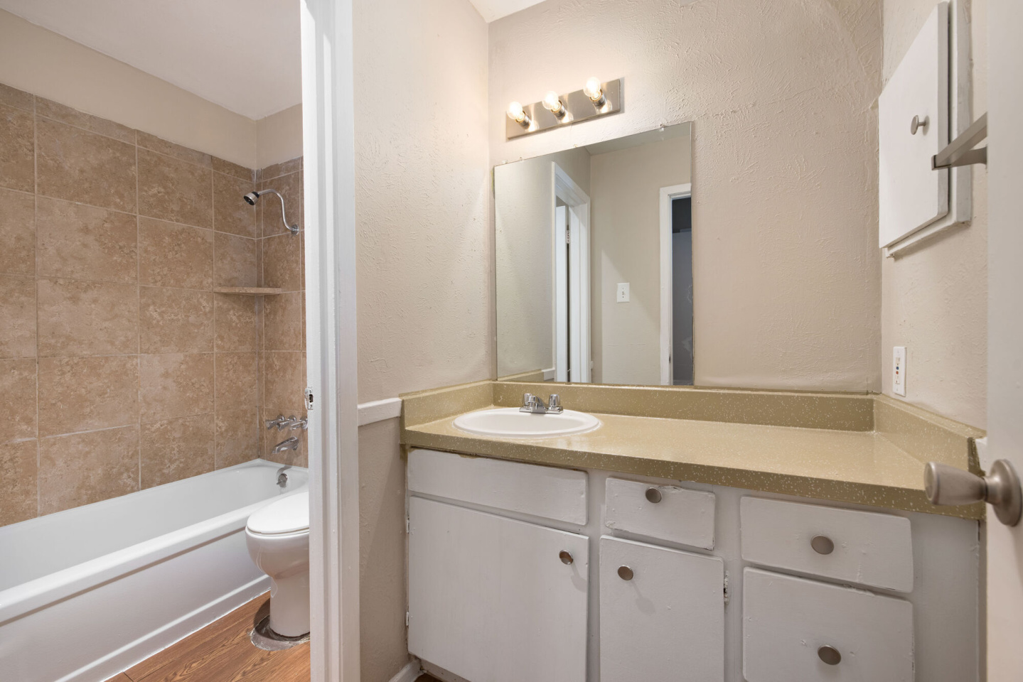 Zara Apartment Homes Image 17