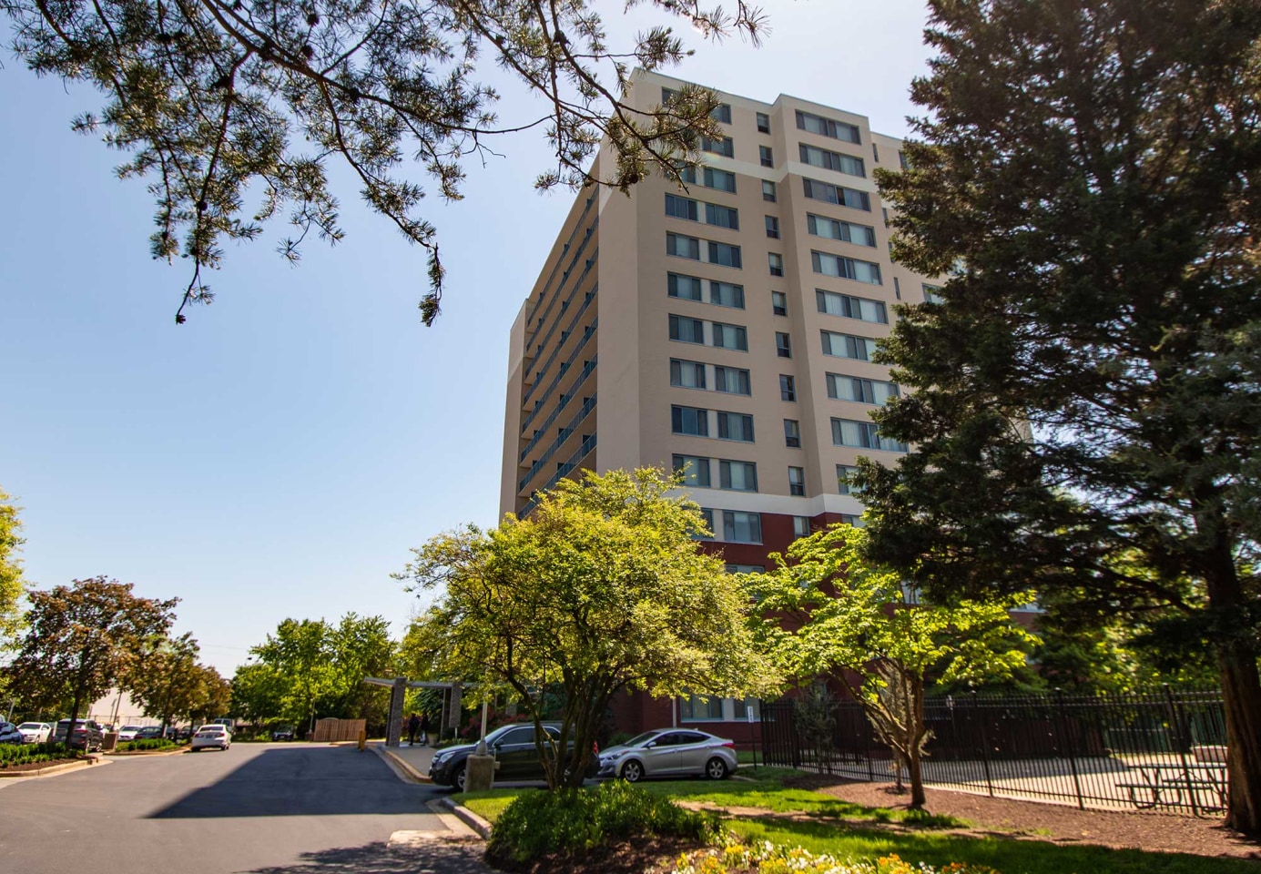 Steward Tower Apartments Image 7