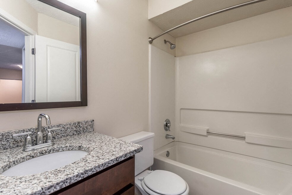 Bayside Apartment Homes Image 13
