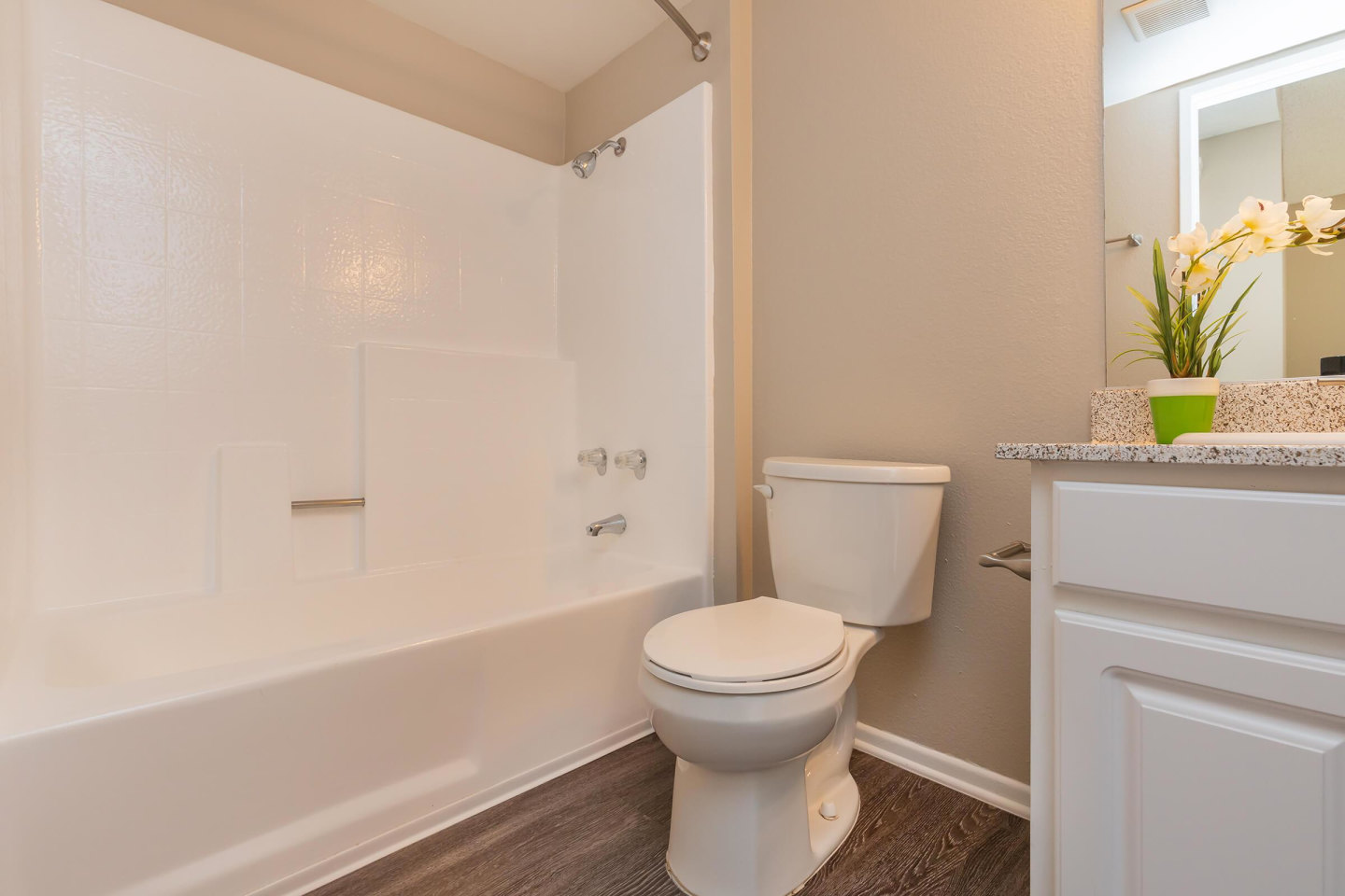 Oak Tree Court Image 37