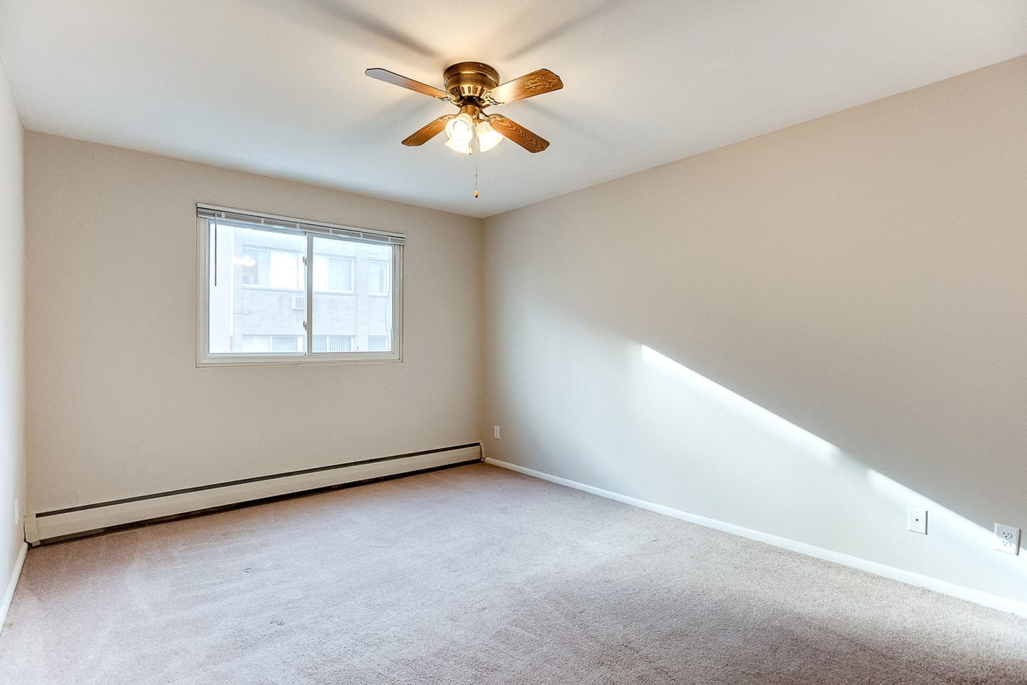 2421 Pillsbury Ave South Image 16