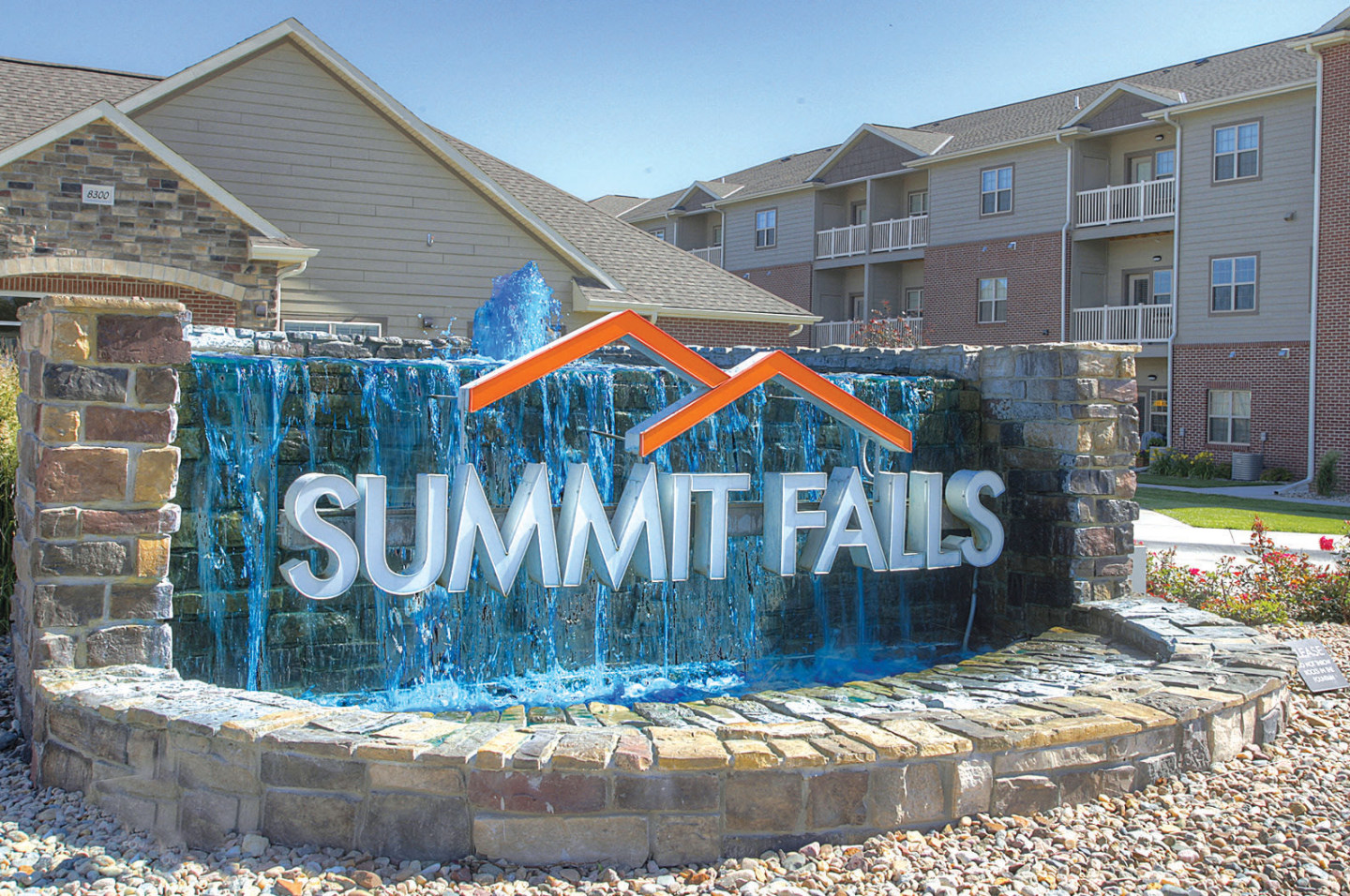 Lincoln Summit Falls Apartments & Townhomes Image 7