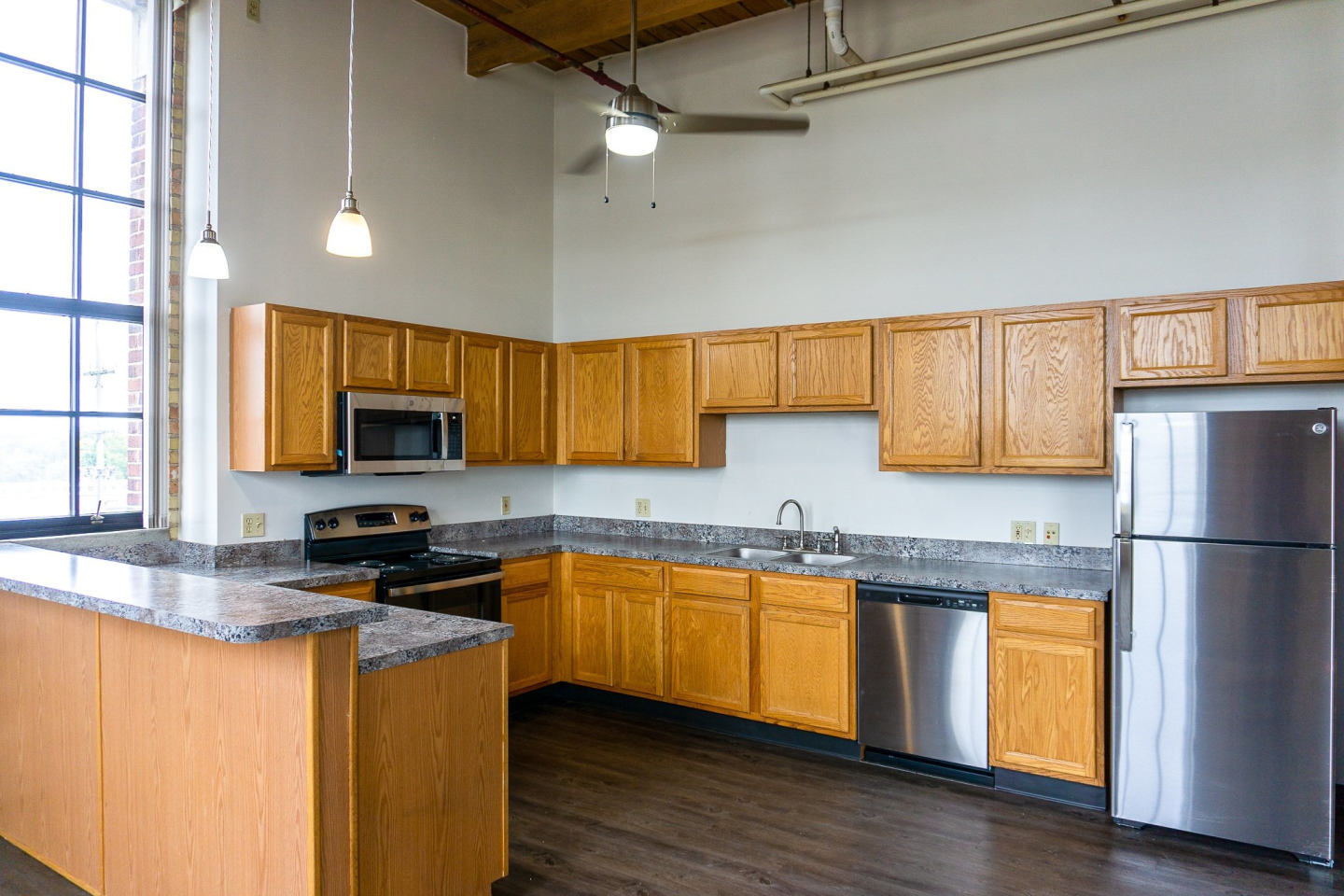 Off Broadway Apartments Image 1