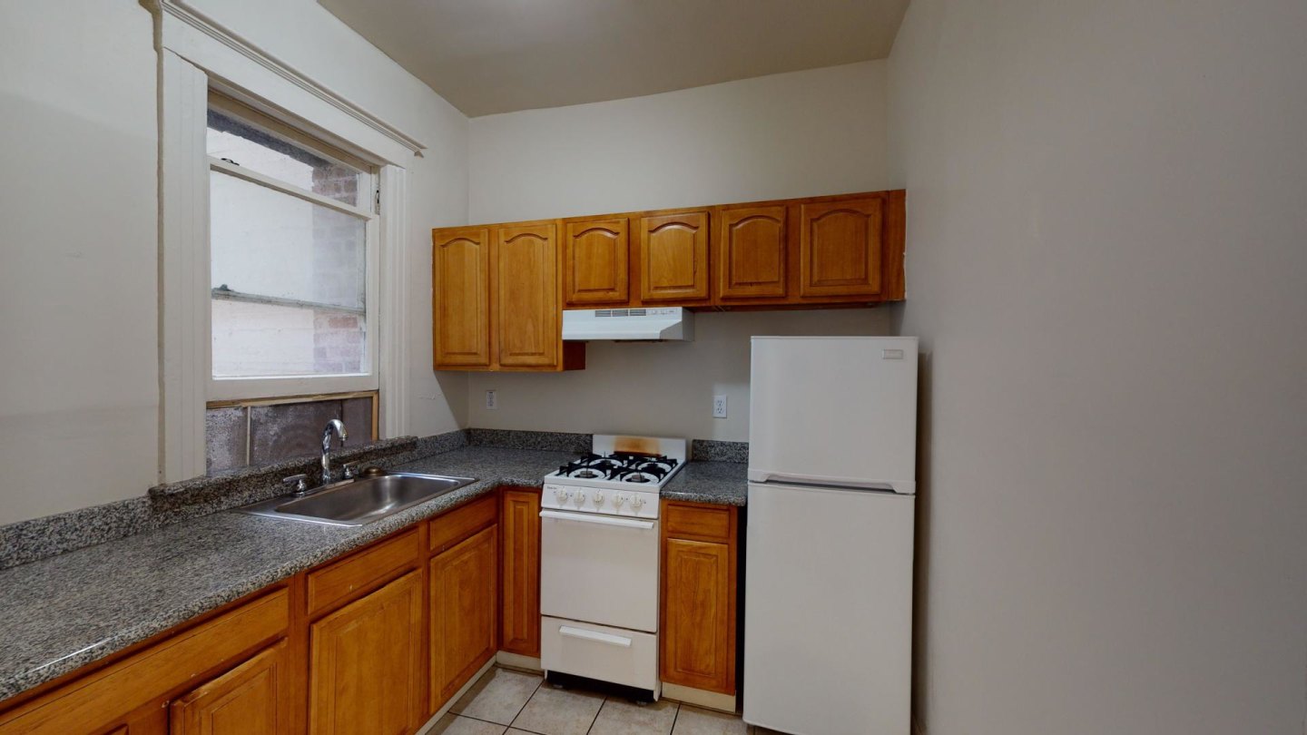 720 Jones Street Image 9