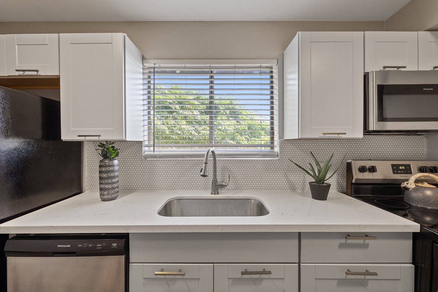 Camelback Village Apartments Image 8