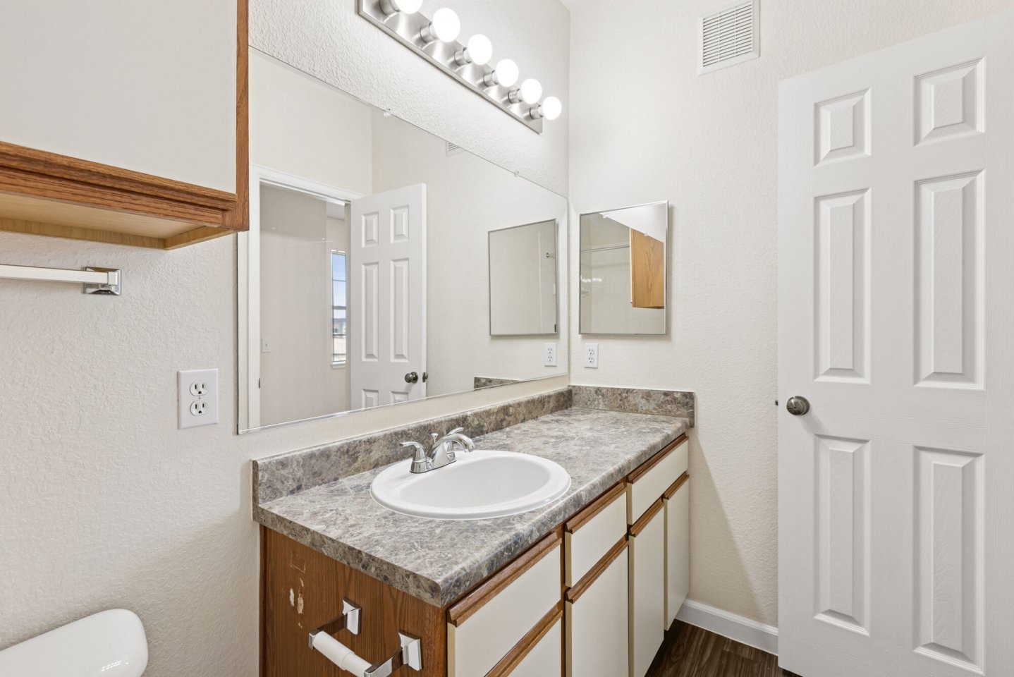 Villas at Park West I Image 16