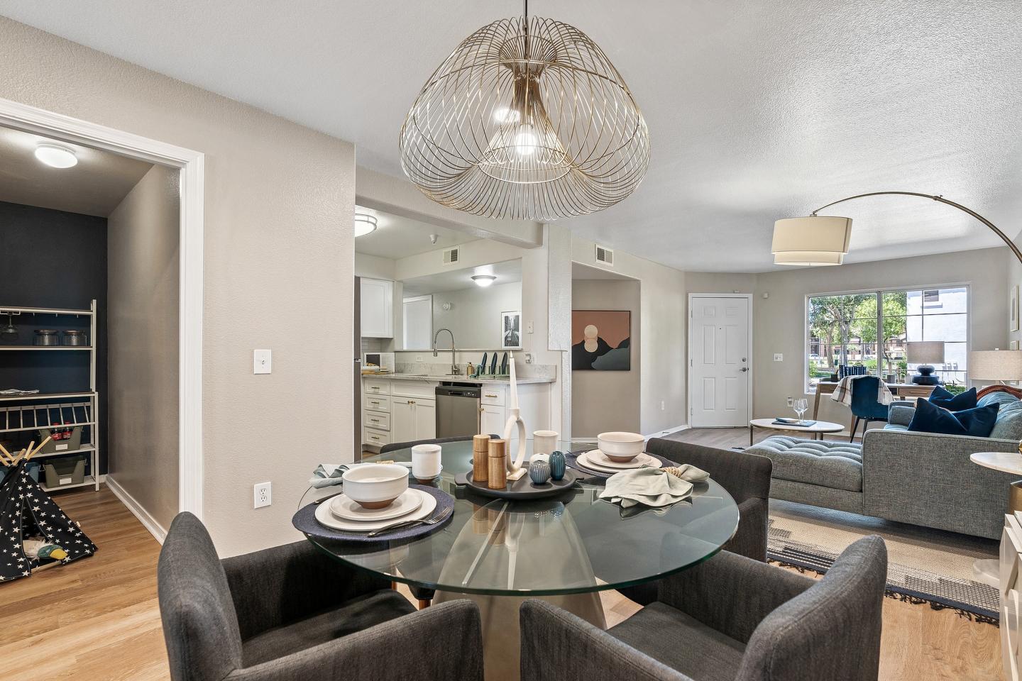 909 West Image 32