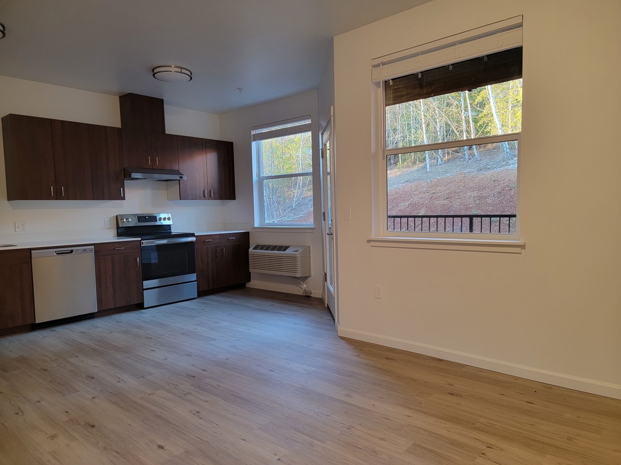 Foothills Apartment Living Image 5
