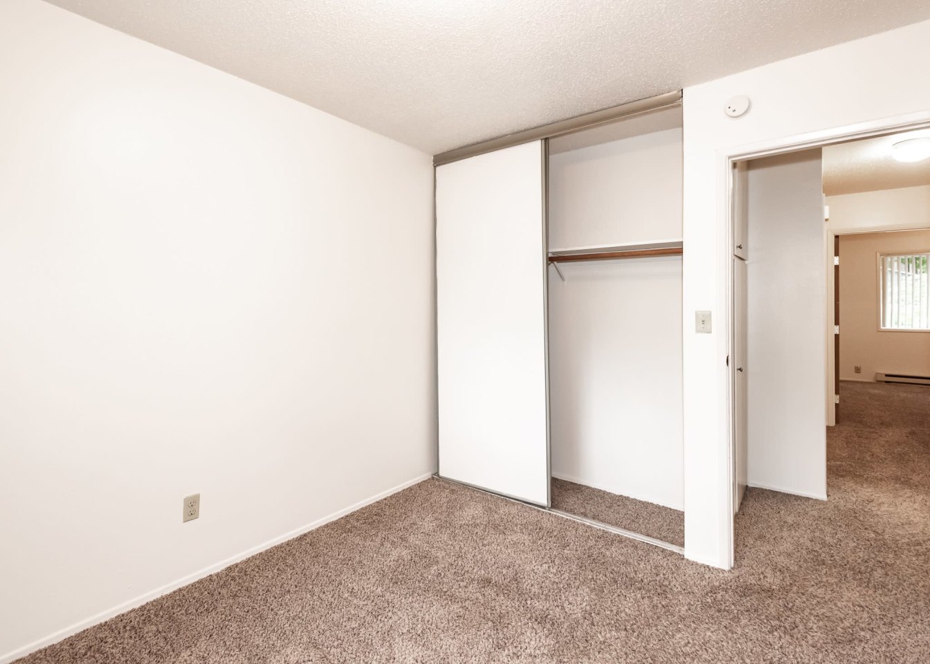 Churchill Gardens Apartments Image 13