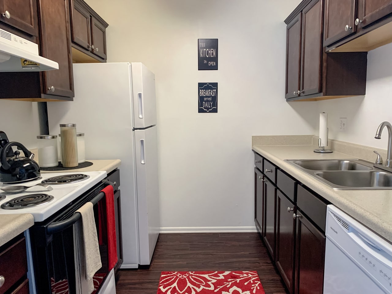 The Lodge Apartments Image 2