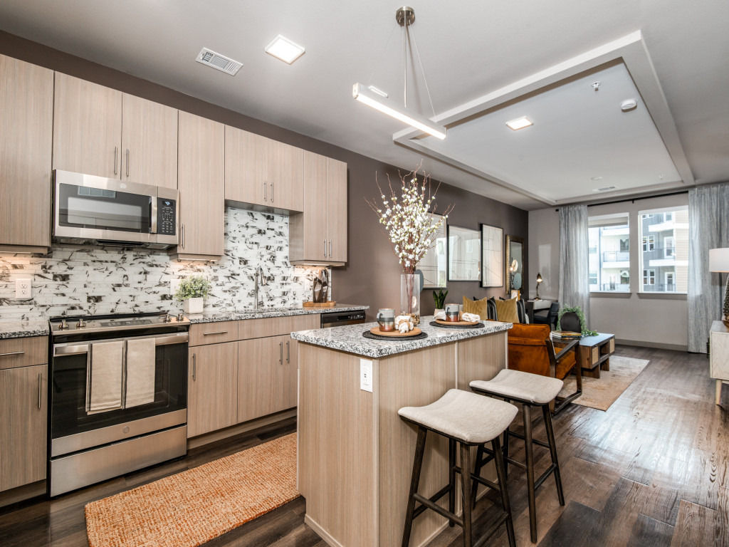880 Lyn Image 68