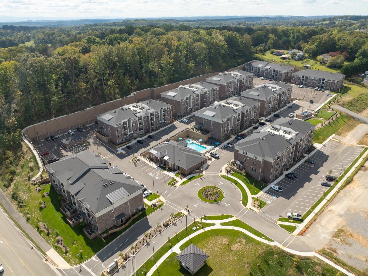 Farragut Junction Apartments Image 3