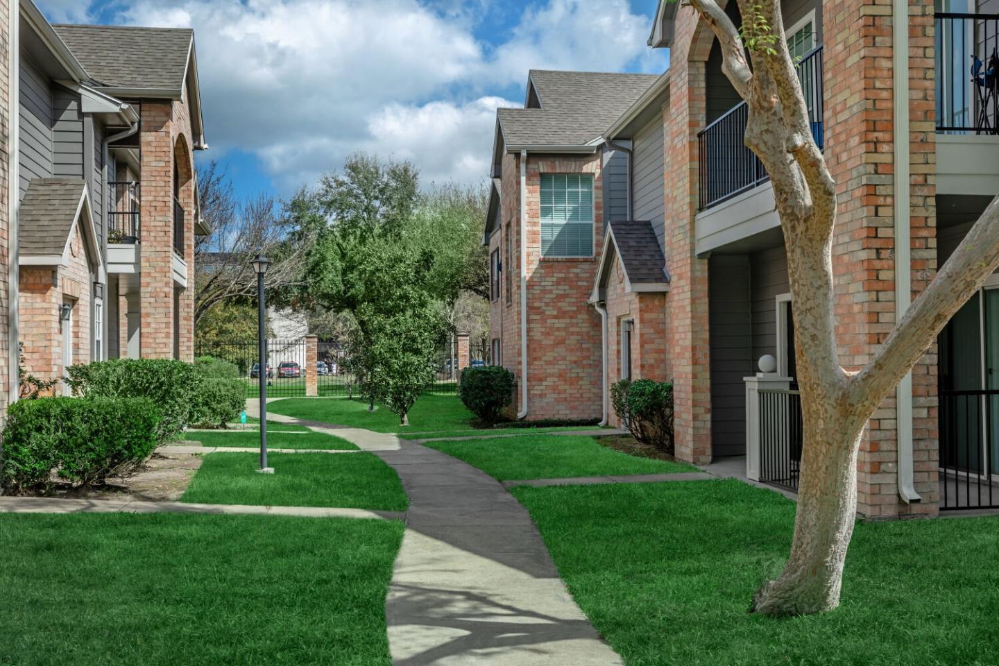Richmond Towne Home Apartments Image 14