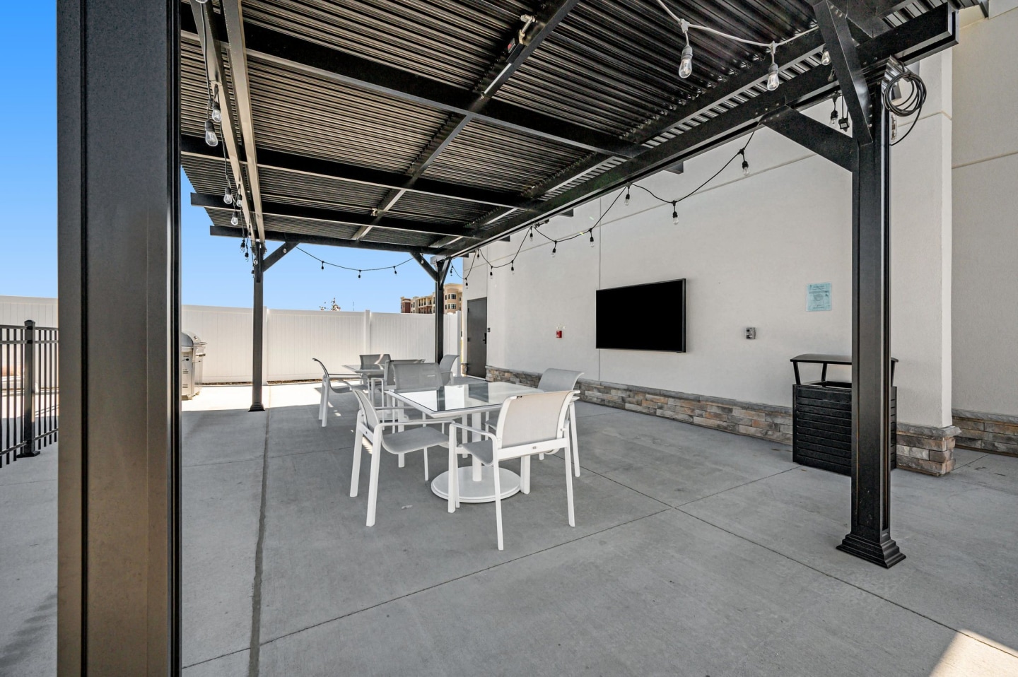 Vanguard Villas Image 22