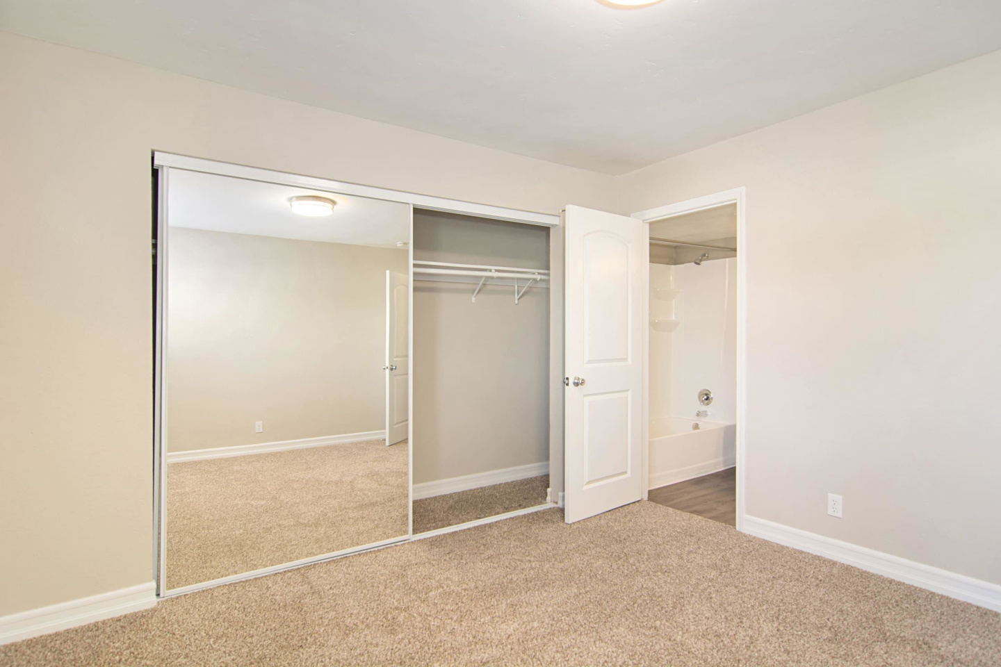 Pacific Cove Image 20
