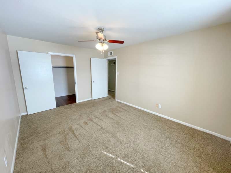 Chateau Apartments Image 12