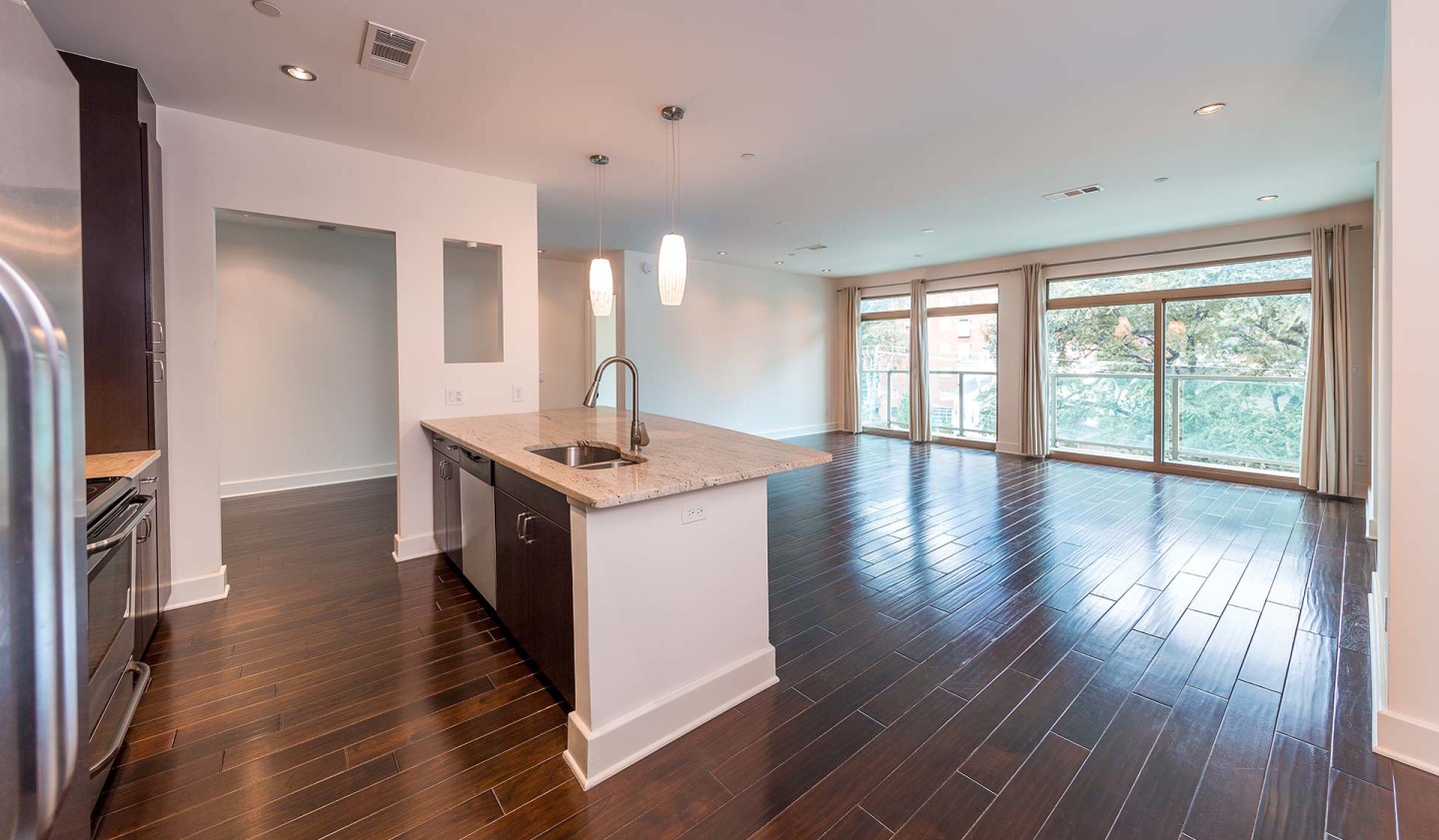 1045 on the Park Apartment Homes Image 6