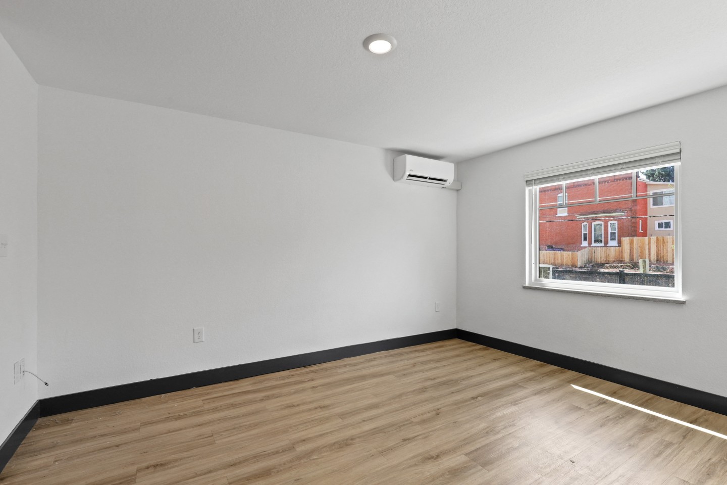 2751 W 28th Avenue Image 12