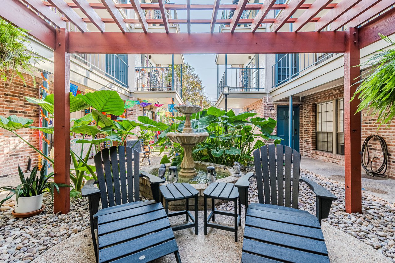 French Place Image 25