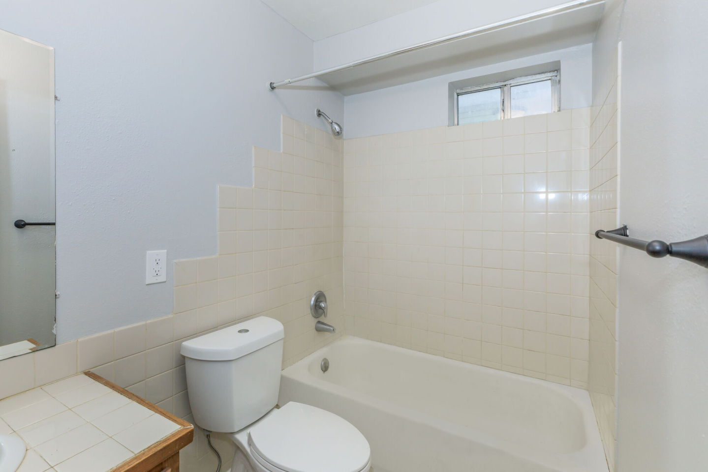 Alameda Apartments Image 7