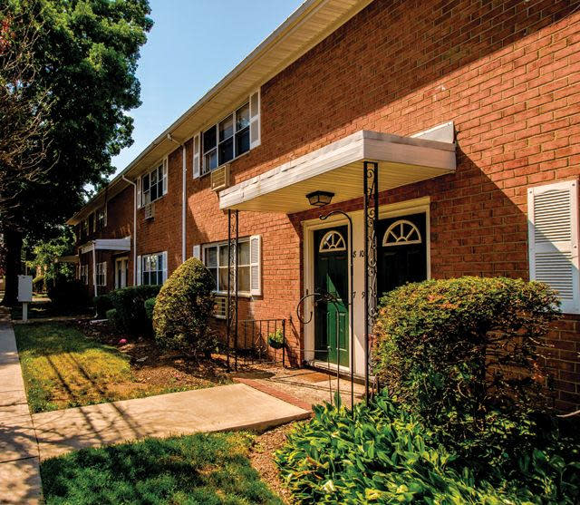 Kennedy Gardens Apartments Image 4