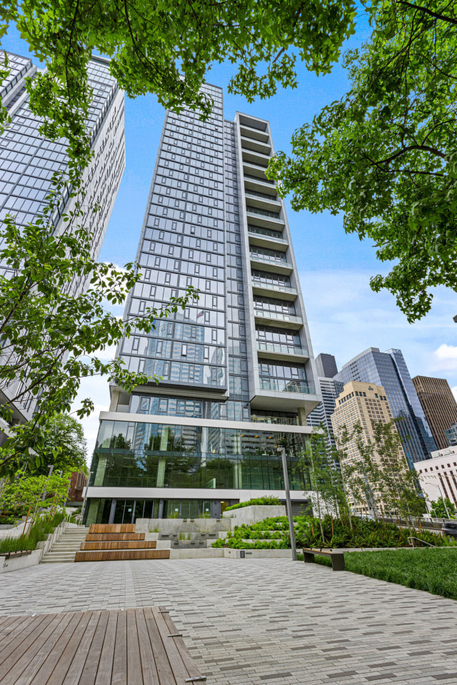 Ovation Image 47