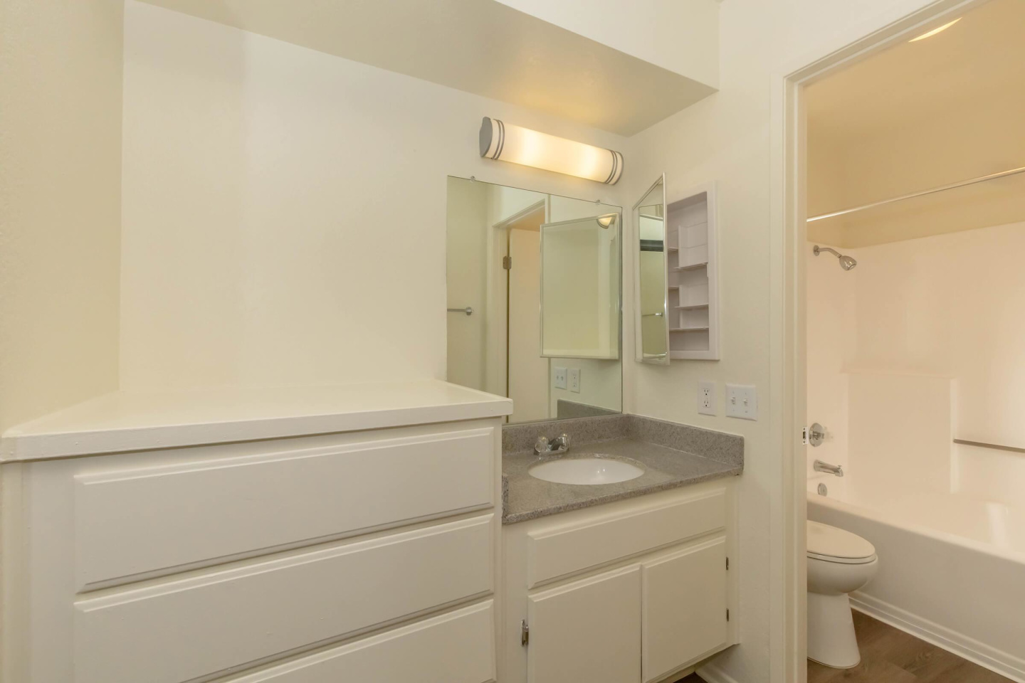 Westridge Apartment Homes Image 24