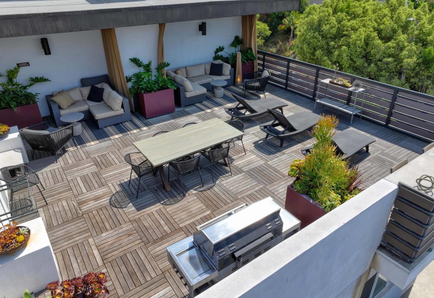 The Metropolitan at Larchmont Village Image 33