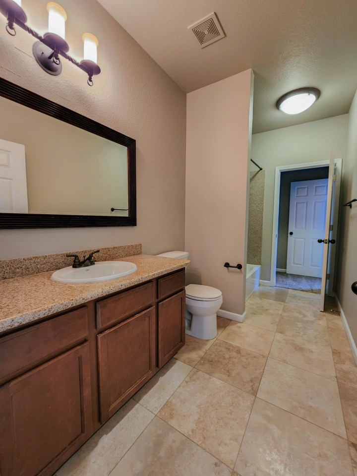 Lake Forest Image 37