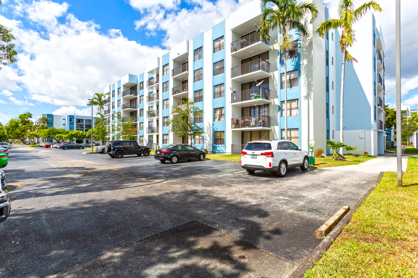 Watermarke at Biscayne Apartment Homes Image 13