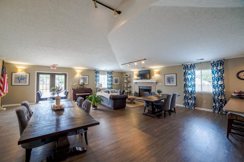 Shady Oak Village - Senior Living Apartments Image 5