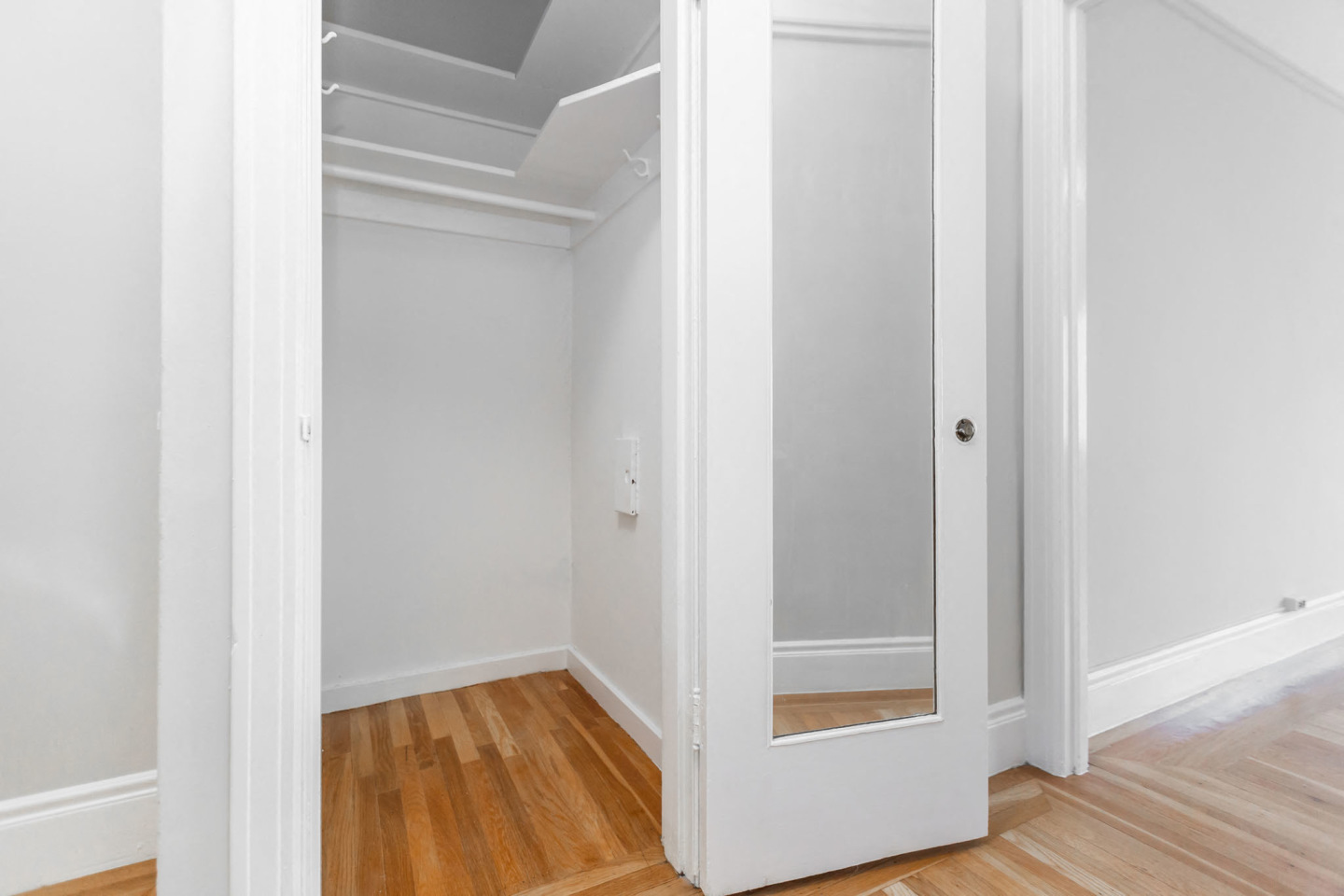 337 10TH AVENUE Apartments Image 6