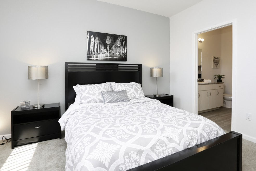 Mirage Bay Rental Townhomes Image 13