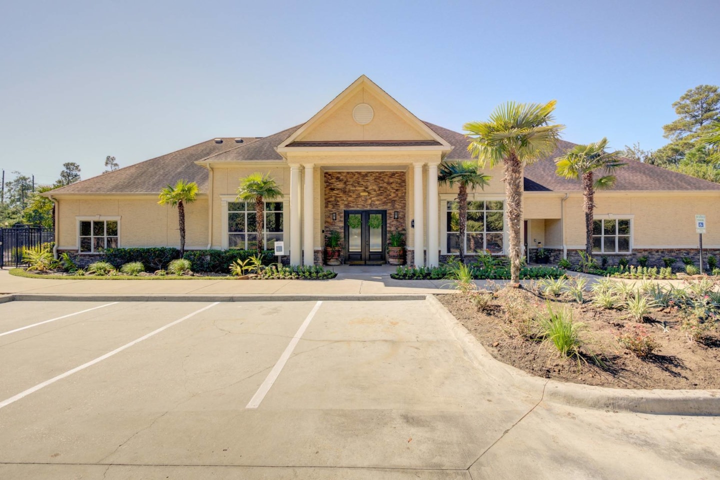 Carrington at Champion Forest Apartments Image 19