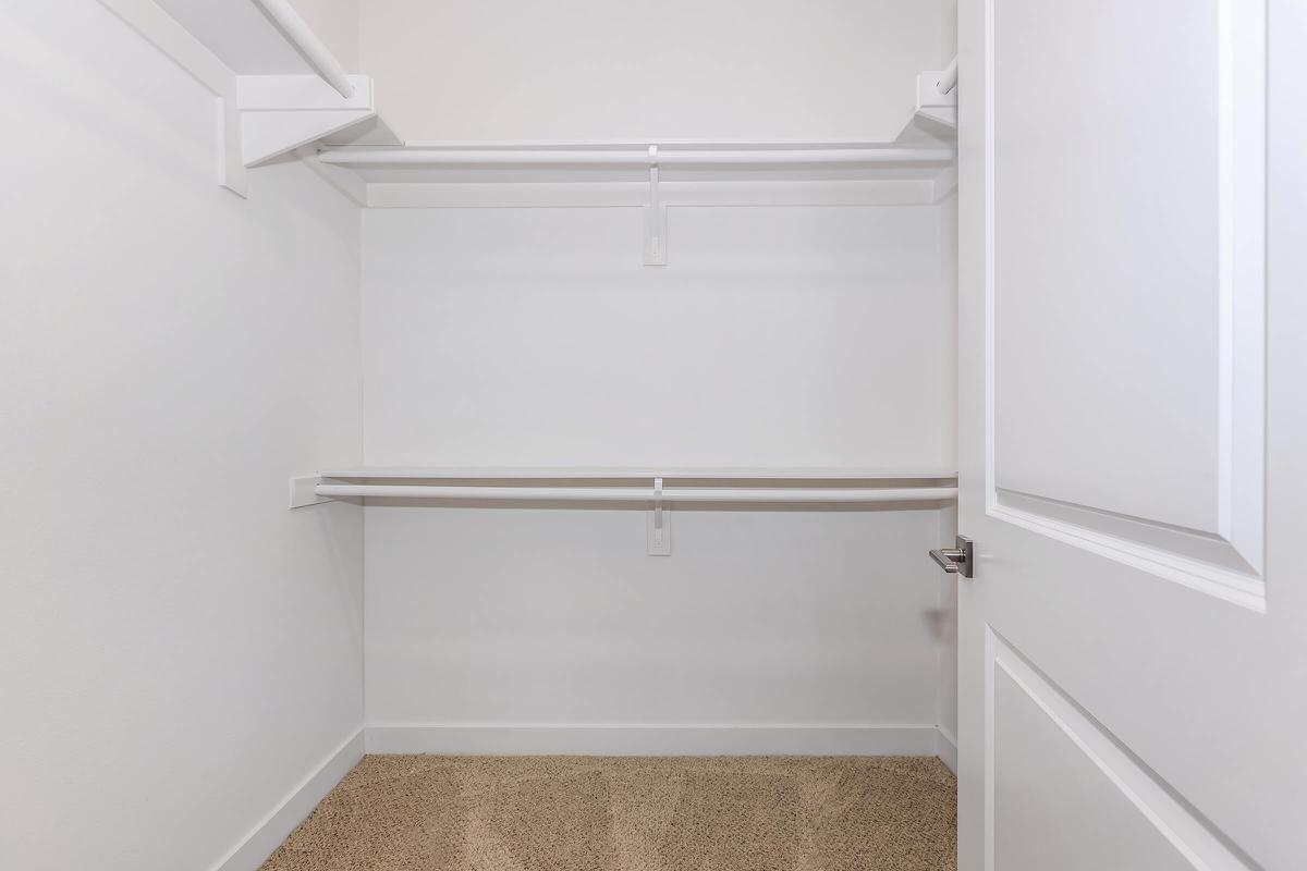 Esencia Sur Apartment Homes Image 4
