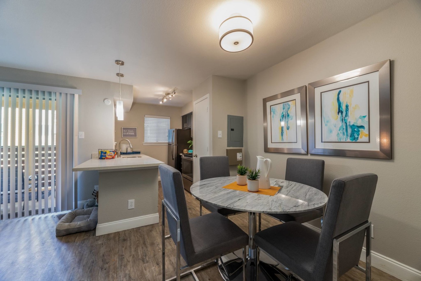 Flintridge Apartment Homes Image 9