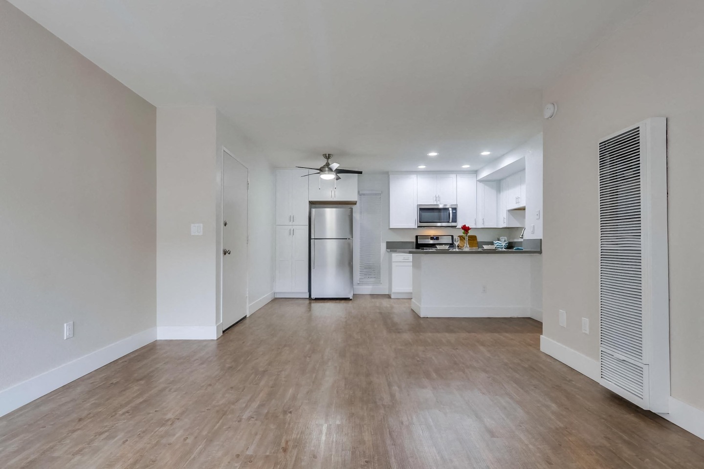 VIVA Apartment Homes Image 51