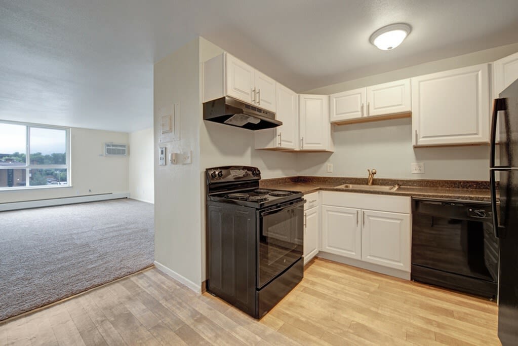 Broadmoor Park Terrace Image 14